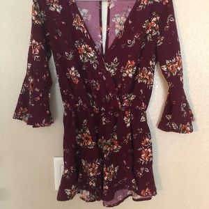 🍀 Floral Romper from forever 21